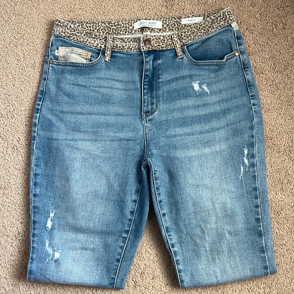 Judy Blue Camo and Leopard Jeans - Picture 8 of 10